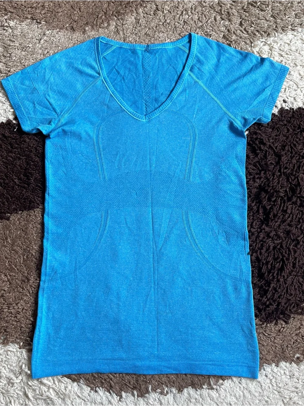 RARE Lululemon Run: Swiftly Tech V Neck Sz 8 In  Beach Blanket Blue